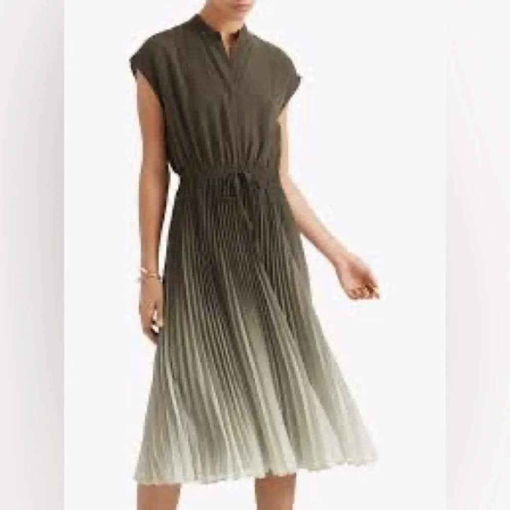 Club Monaco reposhing this